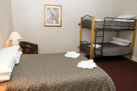 The Alpine Hotel - Kingaroy Accommodation 2