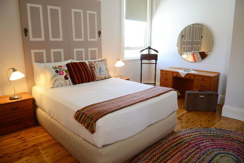 The Bank B&B West Wyalong - Kingaroy Accommodation 1
