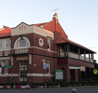 The Bank BB West Wyalong - Kingaroy Accommodation
