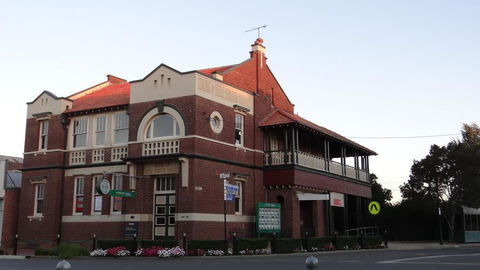 The Bank B&B West Wyalong - Kingaroy Accommodation 0