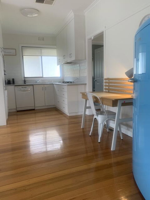 The Batch On Benyon , Fresh And Cute As A Button - Kingaroy Accommodation 2