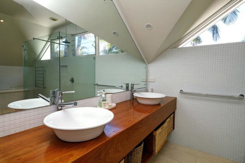 THE BEACH HOUSE - Kingaroy Accommodation 0