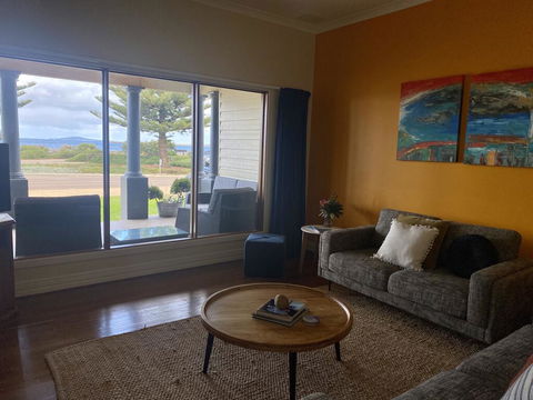 The Beach House & Villas - Kingaroy Accommodation 2