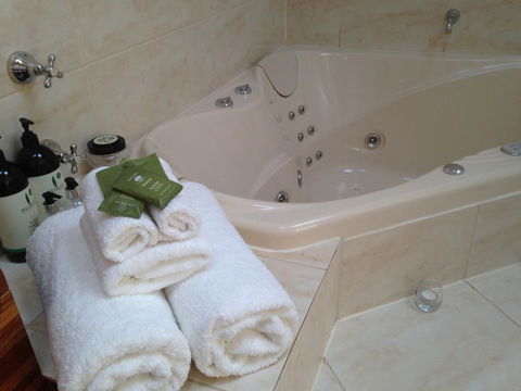 Ellie\'s Cottages - Kingaroy Accommodation 22
