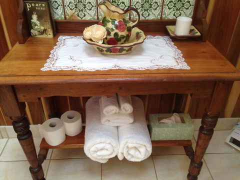 Ellie\'s Cottages - Kingaroy Accommodation 25