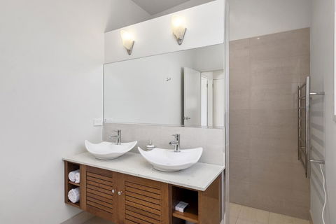 The Cove Kettering - Kingaroy Accommodation 6