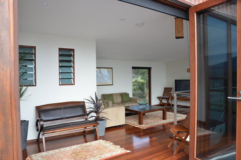 Yolla Beach House - Kingaroy Accommodation 6