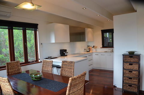 Yolla Beach House - Kingaroy Accommodation 5