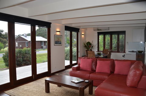 Yolla Beach House - Kingaroy Accommodation 9