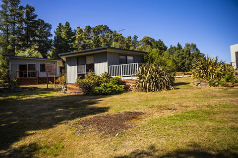 Little Norfolk Bay Events And Chalets - Kingaroy Accommodation 3