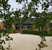 Hazelcreek Cottages - Kingaroy Accommodation