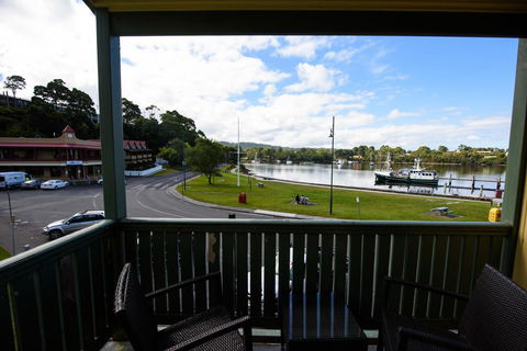 Strahan Village - Kingaroy Accommodation 21