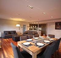 Sunny 3 Bedroom Apartment in Sandy Bay - Kingaroy Accommodation