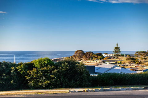 Beachfront Bicheno - Kingaroy Accommodation 22