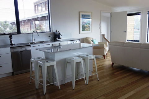 THE LOFT @ Bay Of Fires Seascape - Kingaroy Accommodation 12
