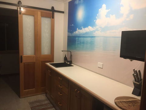 Bicheno Bell - Kingaroy Accommodation 9