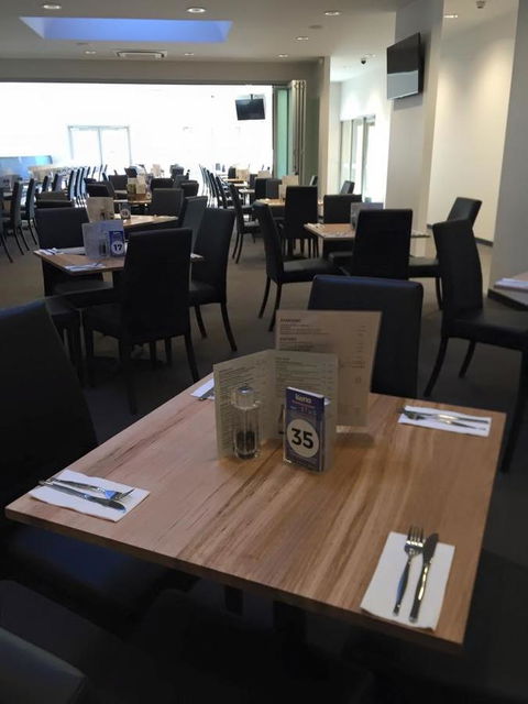 Risdon Brook Hotel - Kingaroy Accommodation 2
