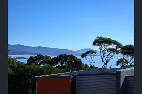 Bicheno Views On Douglas - Kingaroy Accommodation 2