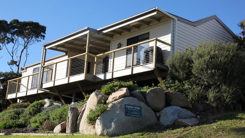 KINGFISHER COTTAGE Beachfront At The Binalong Bay - Kingaroy Accommodation 0