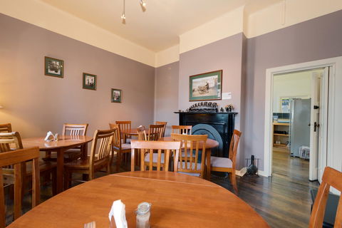 Edinburgh Gallery Bed & Breakfast - Kingaroy Accommodation 6