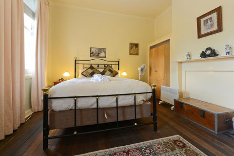 Edinburgh Gallery Bed & Breakfast - Kingaroy Accommodation 24