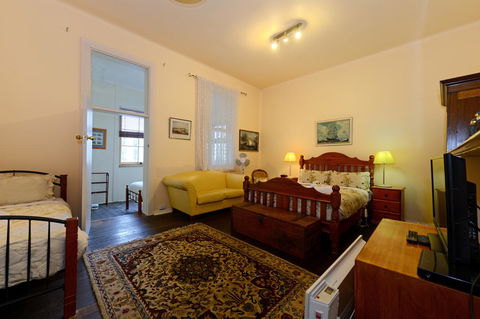 Edinburgh Gallery Bed & Breakfast - Kingaroy Accommodation 38