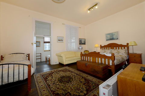 Edinburgh Gallery Bed & Breakfast - Kingaroy Accommodation 32