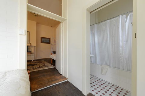 Edinburgh Gallery Bed & Breakfast - Kingaroy Accommodation 33