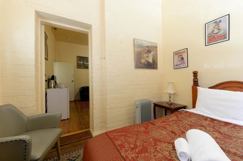 Edinburgh Gallery Bed & Breakfast - Kingaroy Accommodation 13