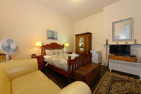 Edinburgh Gallery Bed & Breakfast - Kingaroy Accommodation 41