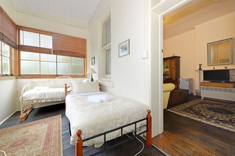 Edinburgh Gallery Bed & Breakfast - Kingaroy Accommodation 39