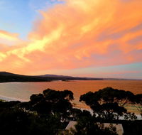 DOLPHIN LOOKOUT COTTAGE - amazing views of the Bay of Fires - Kingaroy Accommodation