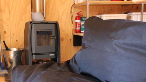 BAY OF FIRES ECO HUT Off Grid Experience At Binalong Bay - Kingaroy Accommodation 7