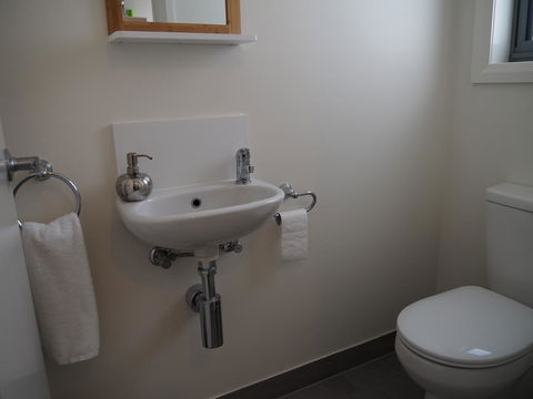 GRANITE BEACH HOUSE @ Bay Of Fires - Kingaroy Accommodation 13