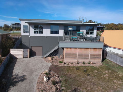 GRANITE BEACH HOUSE @ Bay Of Fires - Kingaroy Accommodation 1