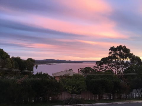 GRANITE BEACH HOUSE @ Bay Of Fires - Kingaroy Accommodation 0