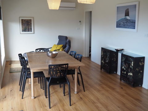 GRANITE BEACH HOUSE @ Bay Of Fires - Kingaroy Accommodation 3