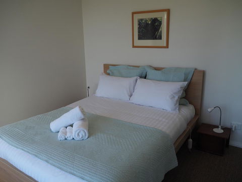 GRANITE BEACH HOUSE @ Bay Of Fires - Kingaroy Accommodation 6
