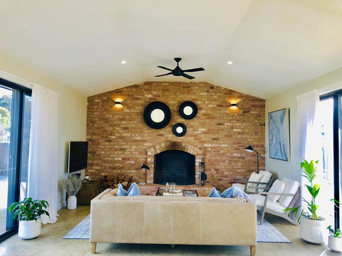 EMBRACING EVANDALE - Hosted By L'Abode Accommodation - Kingaroy Accommodation 0