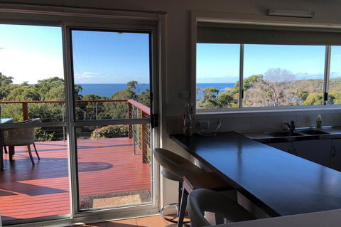 BAY OF FIRES SEACHANGE Ocean Frontage - Kingaroy Accommodation 3