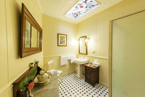 Touchwood Cottages - Kingaroy Accommodation 35