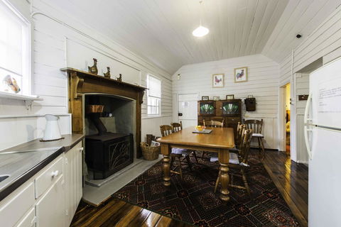 Touchwood Cottages - Kingaroy Accommodation 43