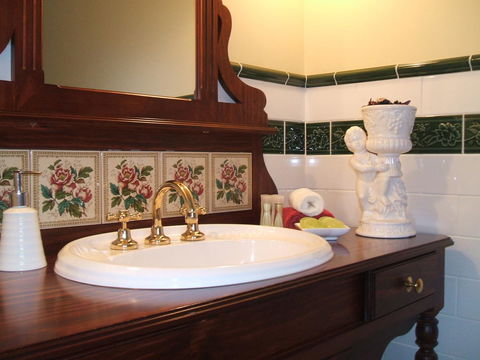 Touchwood Cottages - Kingaroy Accommodation 22