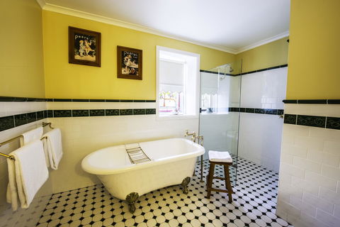 Touchwood Cottages - Kingaroy Accommodation 10