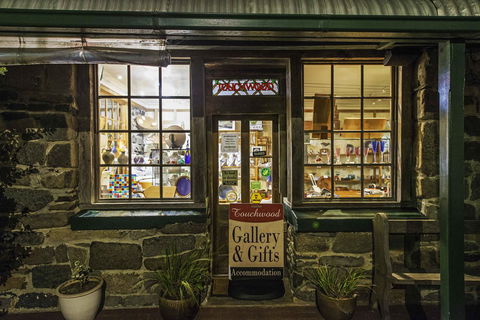 Touchwood Cottages - Kingaroy Accommodation 1