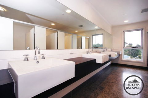 The Island Accommodation - Kingaroy Accommodation 4