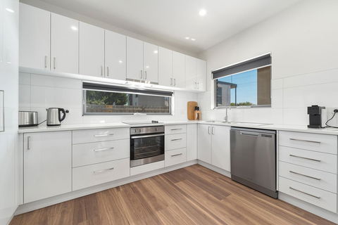 Rosewater Townhouses Dromana - Kingaroy Accommodation 17