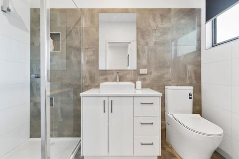 Rosewater Townhouses Dromana - Kingaroy Accommodation 11