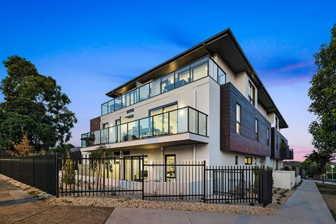 Manhattan Apartments - Notting Hill - Kingaroy Accommodation 0