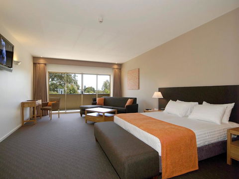 Mornington Hotel - Kingaroy Accommodation 24